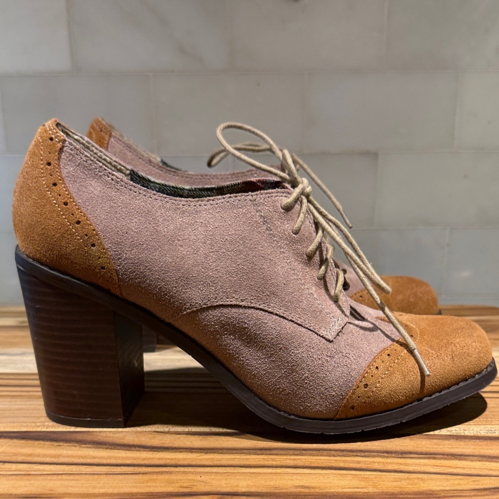 Anthropology Because I Live Life on the Lace-Up Two-Tone Suede Block Heel Oxford